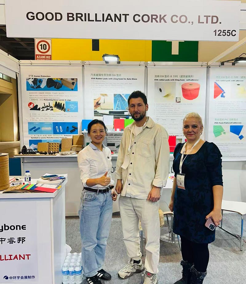 Um contêiner cheio a caminho do Reino Unido!